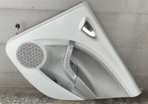 BOCZEK TAPICERKA DRZWI PRAWY TYŁ 6J8867212 SEAT IBIZA IV KOMBI