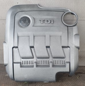 OSŁONA POKRYWA SILNIKA 1.2 TDI 03P103925A SKODA FABIA POLO 6R