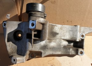 VW FOX 1.4 B MPI ŁAPA ALTERNATORA 036145169G