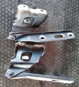 ZAWIAS MASKI PRAWY LEWY 8K0823301D 8K0823302D AUDI A4 B8 