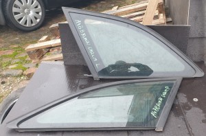 SZYBA KAROSERYJNA TYŁ PRAWA POD CHROM AUDI A4 B8 KOBI 