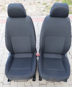 FOTEL PRAWY PRZÓD SKODA RAPID