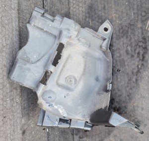 OSŁONA SILNIKA PRAWY PRZÓD 638302752R DACIA SANDERO II STEPWAY LIFT