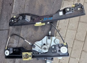 PODNOŚNIK SZYBY PRAWY PRZÓD OPEL ASTRA IV