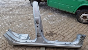 PRÓG SŁUPEK PRAWY HYUNDAI i30 HB