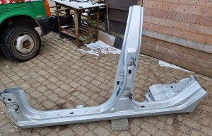 PRÓG SŁUPEK LEWY HYUNDAI i30 HB