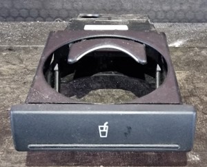UCHWYT NA KUBEK CUP HOLDER 4B0862534D AUDI A6 C5 LIFT