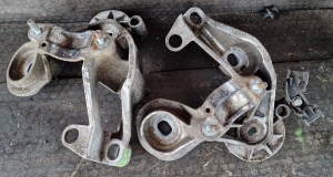 ŁAPA SILNIKA 8E0199352K 8E0199351K AUDI A4 B7 3.2 FSI