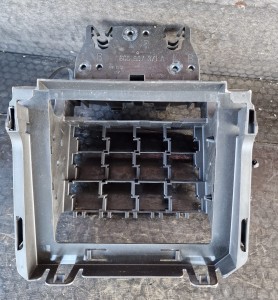 SKRZYNKA PRZEKAŹNIKÓW 6C0907371A VW POLO 6C 1.2 TSI
