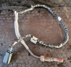 CZUJNIK TEMPERATURY SPALIN 04L906088DQ 2.0 TDI VW AUDI SEAT SKODA