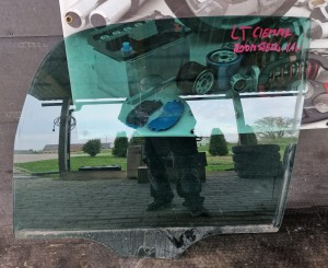 SZYBA DRZWI LEWA TYŁ CIEMNA SKODA ROOMSTER LIFT