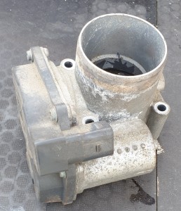 VW GOLF V 1.4 FSI PRZEPUSTNICACA 03C133062C