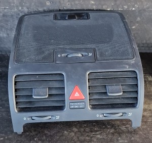 KRATKA NAWIEWU ŚRODKOWA 1K0819153 VW GOLF V