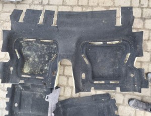 DYWAN WYKŁADZINA PODŁOGI KOMPLET PRZÓD TYŁ 2K5863703 2K5863704 2K3863730K VW CADDY IV MAXI 