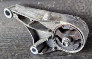 ŁAPA PODUSZKA SILNIKA 24459803 OPEL MERIVA B 1.4 B