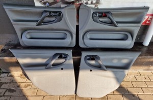 BOCZKI DRZWI KOMPLET  VW POLO 6N 5D