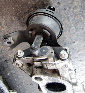 KOLEKTOR SSĄCY KLAPY KOMPLET 55351529 OPEL 2.2 DTI