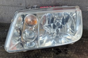 LAMPA LEWA PRZÓD HELLA VW BORA