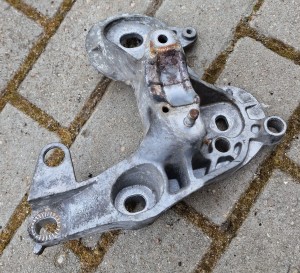 ŁAPA SILNIKA 4F0199351AA AUDI A6 C6