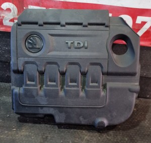 OSŁONA SILNIKA GÓRNA 04L103925T SKODA KAROQ 2.0 TDI