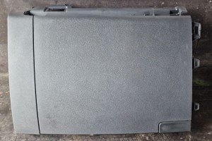 SCHOWEK DESKI PASAŻERA KLIMATYZOWANY 57B857097G SKODA KAROQ 