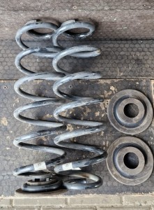 SPRĘŻYNY ZAWIESZENIA TYŁ KOMPLET 5Q0511121AF 5Q021AF VW GOLF VII KOMBI 1.0 TSI