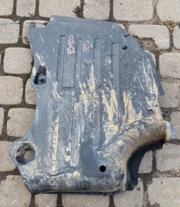 OSŁONA PODWOZIA DOLNA LEWA  3R0825197 SEAT EXEO 2.0 TDI
