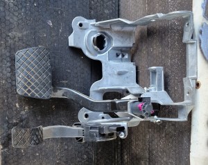 PEDAŁY GAZ HAMULEC AUTOMAT 8K1721117 AUDI A4 B8