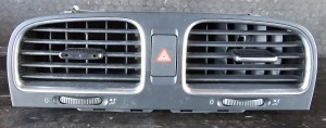 KRATKA NAWIEWU ŚRODKOWA  VW GOLF VI HB