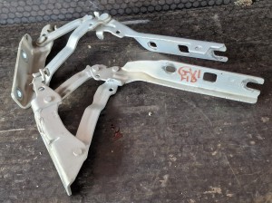 ZAWIASY MASKI PRAWY LEWY KOMPLET 5K0823301B 5K0823302B VW GOLF VI HB 3D