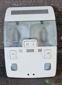 LAMPKA PODSUFITKI OŚWIETLENIE KABINY 8E0947565 AUDI A3 8P LIFT 5D