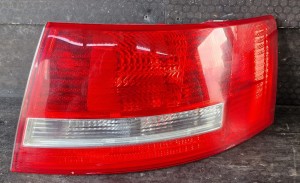 LAMPA PRAWA TYŁ 4F5945096L AUDI A6 C6 SEDAN