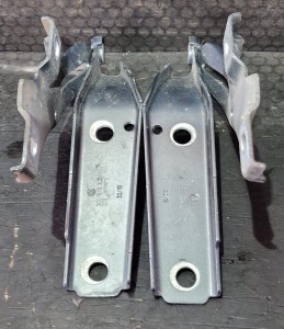 ZAWIASY MASKI KOMPLET 3G0823301 3G0823302 VW PASSAT B8