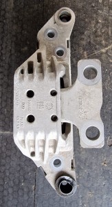 ŁAPA PODUSZKA SILNIKA 326E69 OPEL ASTRA K V 1.6 CDTI