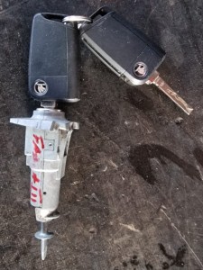 WKŁADKA ZAMKA + 2 x KLUCZYK 6V0837167 SKODA FABIA III 1.0 TSI