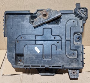 PODSTAWA AKUMULATORA 37150-3Z000  HYUNDAI i40 1.7 CRDI