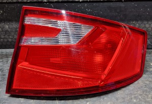 LAMPA PRAWA TYŁ SEAT TOLEDO IV HB