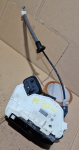 ZAMEK DRZWI PRAWY TYŁ 5E0839016 SKODA OCTAVIA III