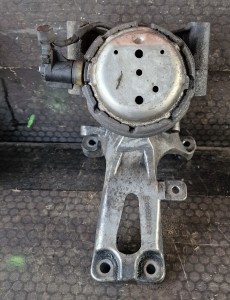 ŁAPA PODUSZKA SILNIKA 8K0199307BJ  4G0199308E AUDI A7 C7 3.0 TDI