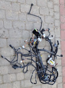 WIĄZKA SILNIKA 24012BR08A OPEL CORSA E 1.3 CDTI