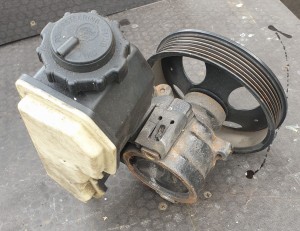 POMPA WSPOMAGANIA 90495957 OPEL VECTRA B 1.6 16V X16XEL