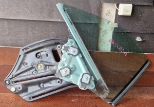 SZYBA PRAWY TYŁ + MECHANIZM PODNOŚNIK  13402246 13366914 OPEL CASCADA cabrio 2.0 CDTI BITURBO