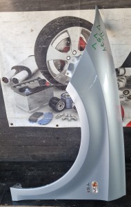 BŁOTNIK LEWY PRZÓD SEAT LEON II LS7Y