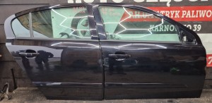 DRZWI PRAWE PRZÓD TYŁ OPEL ASTRA H SEDAN Z20R