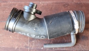 Rura wąż powietrza przepustnicy 1J0129684AA VW 2.3 V5