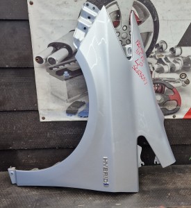 Błotnik lewy przód Toyota Prius III lift Srebrny