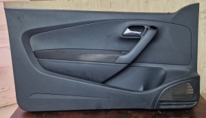 Boczek drzwi lewy przód VW Polo 6R 3D 