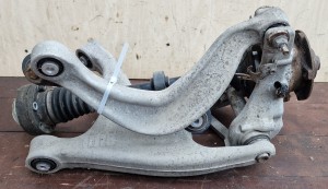 Zwrotnica półoś prawa tył 8K0505432AH Audi A4 B8 Quattro