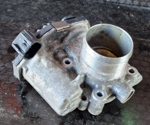 Przepustnica 55565489 Opel 1.4 turbo  B14 NEL