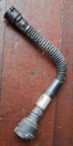 Przewód rurka chłodnicy oleju 55566095 OPEL Astra IV A20 DTH